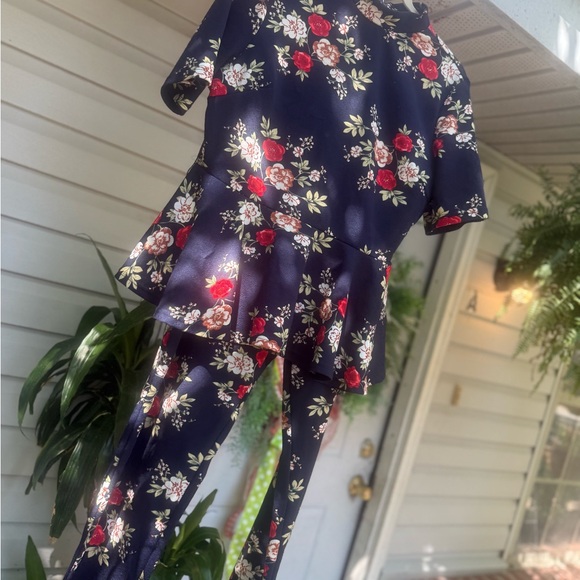 Floral Navy Women's 2 piece pants suit - Picture 1 of 2